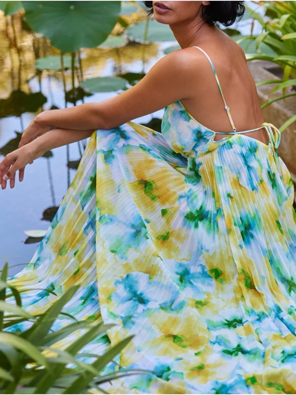 MISA Los Angeles Galeta Maxi Dress M Yellow‎ Floral Pleated V Neck Open Back